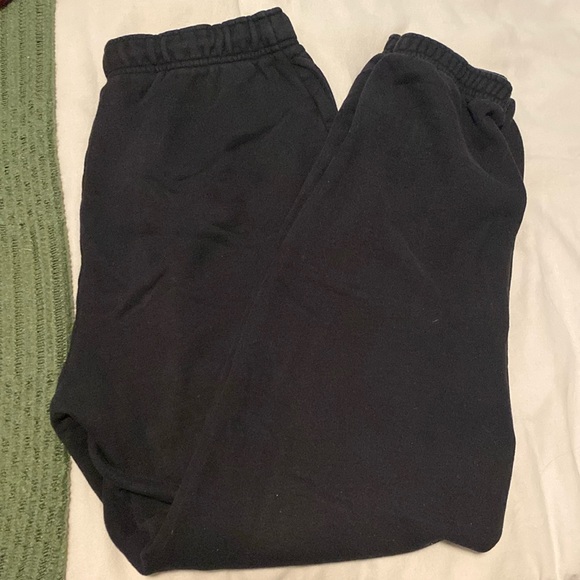 Aritzia TNA Mega Fleece Sweatpants (black, size XS) - Picture 4 of 5